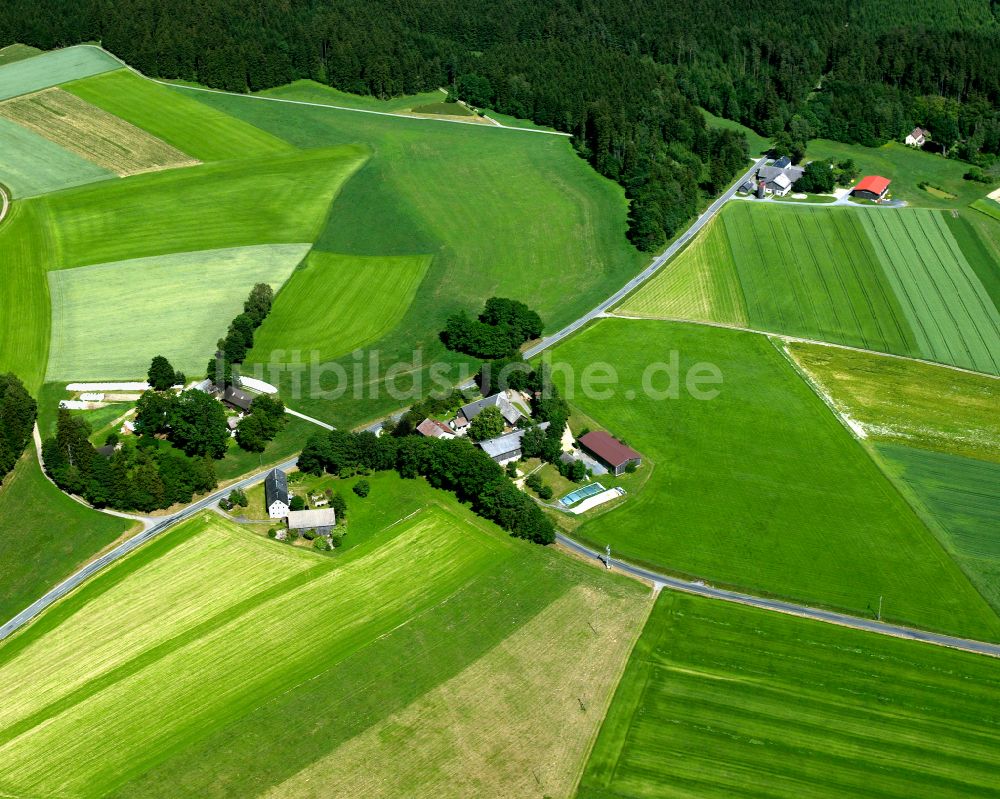 Luftaufnahme Modlitz - Dorfkern am Feldrand in Modlitz im Bundesland Bayern, Deutschland