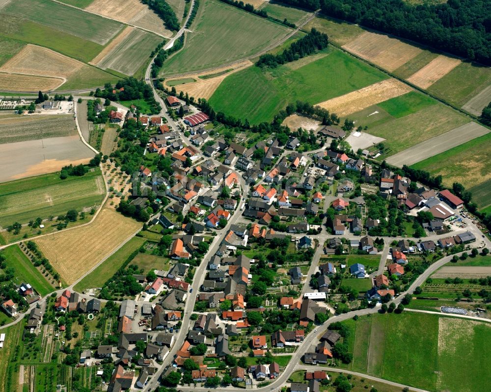 Luftaufnahme Moos - Dorfkern am Feldrand in Moos im Bundesland Baden-Württemberg, Deutschland