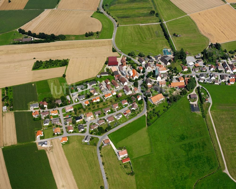 Luftaufnahme Moosheim - Dorfkern am Feldrand in Moosheim im Bundesland Baden-Württemberg, Deutschland