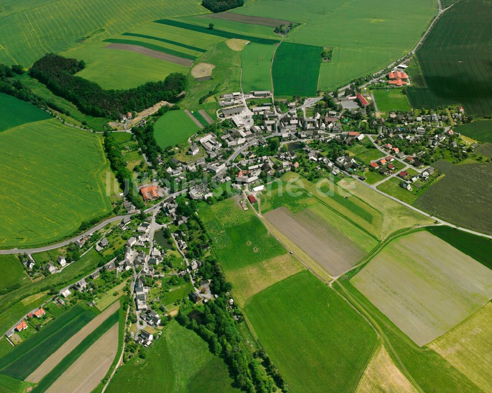 Naitschau aus der Vogelperspektive: Dorfkern am Feldrand in Naitschau im Bundesland Thüringen, Deutschland