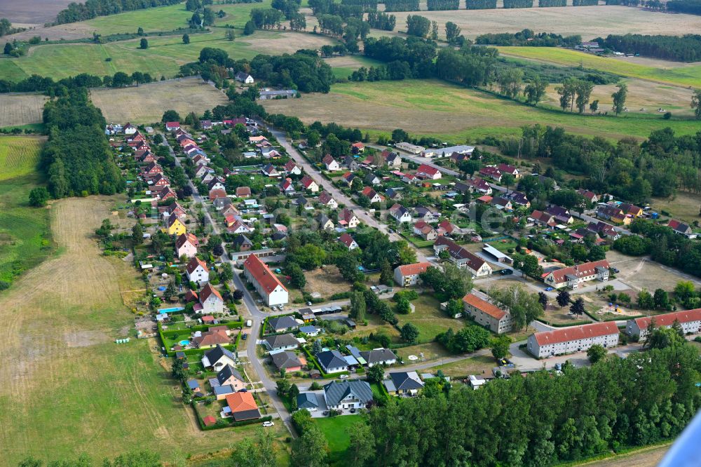 Neuholland von oben - Dorfkern am Feldrand in Neuholland im Bundesland Brandenburg, Deutschland