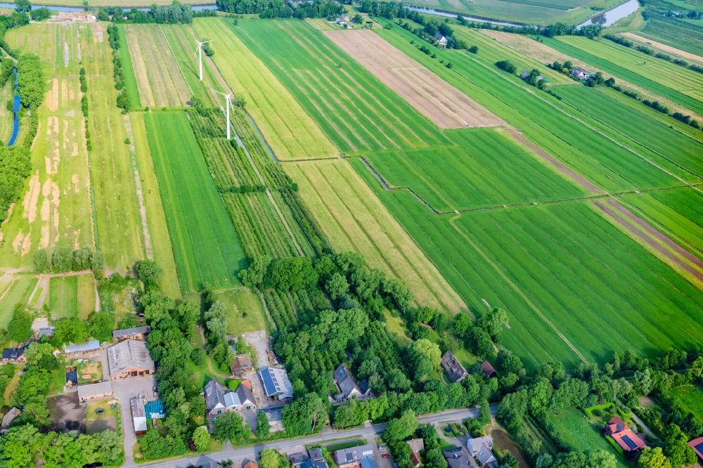 Luftaufnahme Engelschoff - Dorfkern am Feldrand in Neuland Engelschoff im Bundesland Niedersachsen, Deutschland