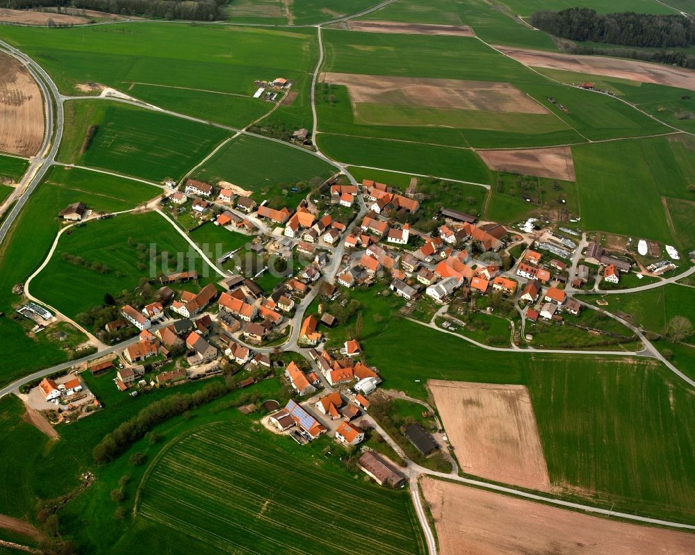 Luftbild Neustetten - Dorfkern am Feldrand in Neustetten im Bundesland Bayern, Deutschland