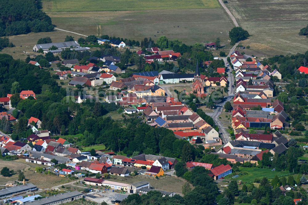 Luftbild Nichel - Dorfkern am Feldrand in Nichel im Bundesland Brandenburg, Deutschland