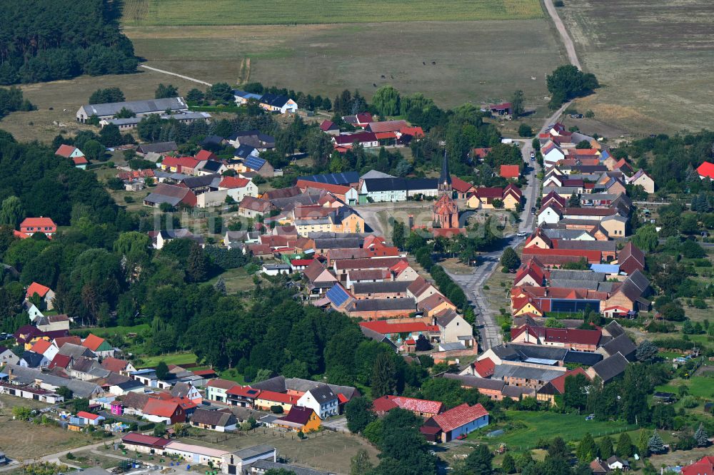 Luftaufnahme Nichel - Dorfkern am Feldrand in Nichel im Bundesland Brandenburg, Deutschland