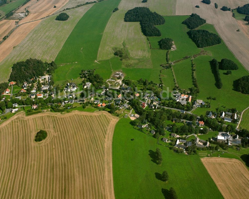 Niederbobritzsch von oben - Dorfkern am Feldrand in Niederbobritzsch im Bundesland Sachsen, Deutschland