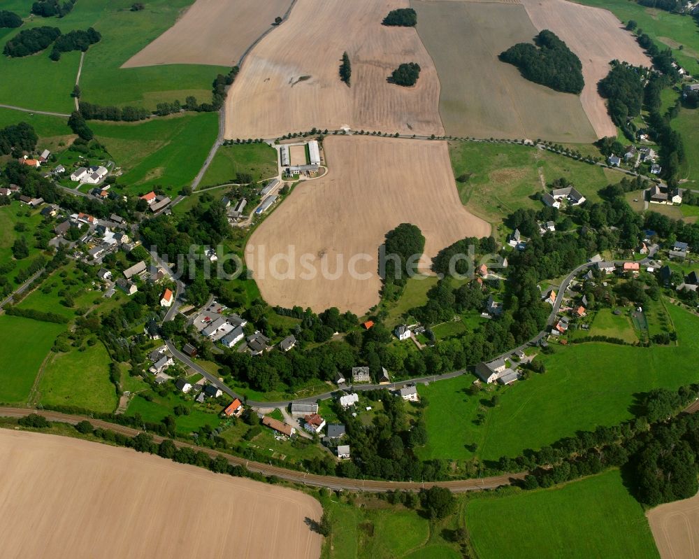 Luftaufnahme Niederbobritzsch - Dorfkern am Feldrand in Niederbobritzsch im Bundesland Sachsen, Deutschland