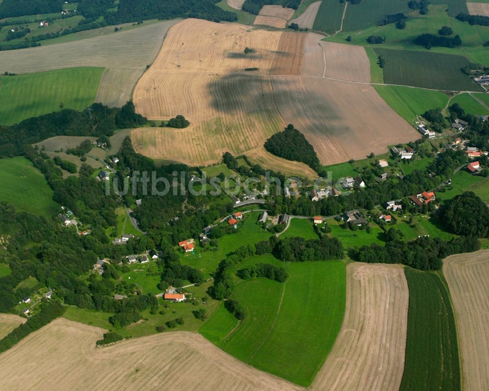 Niederbobritzsch aus der Vogelperspektive: Dorfkern am Feldrand in Niederbobritzsch im Bundesland Sachsen, Deutschland