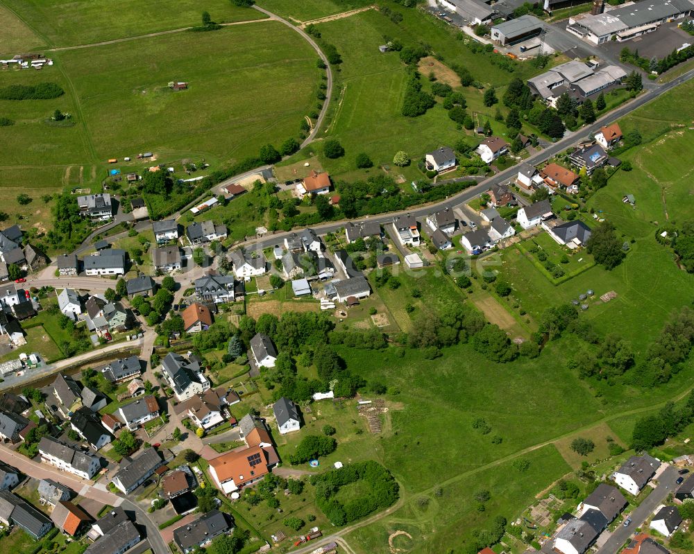 Luftaufnahme Niederroßbach - Dorfkern am Feldrand in Niederroßbach im Bundesland Hessen, Deutschland