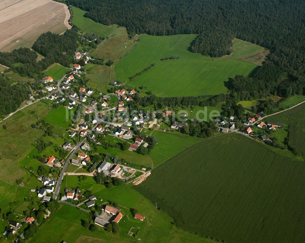 Niederschöna von oben - Dorfkern am Feldrand in Niederschöna im Bundesland Sachsen, Deutschland