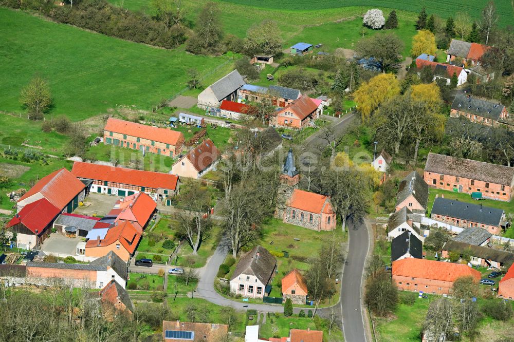 Luftaufnahme Niemerlang - Dorfkern am Feldrand in Niemerlang im Bundesland Brandenburg, Deutschland