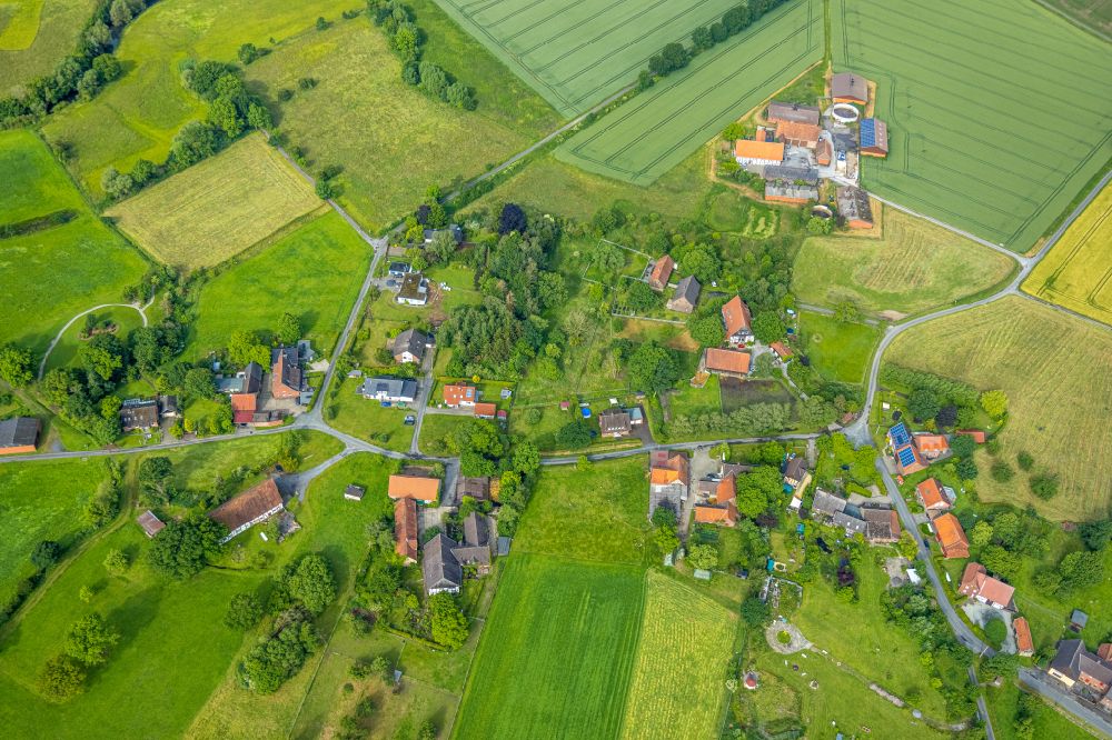 Norddinker von oben - Dorfkern am Feldrand in Norddinker im Bundesland Nordrhein-Westfalen, Deutschland