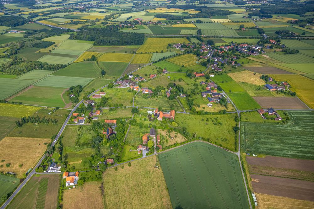 Luftbild Norddinker - Dorfkern am Feldrand in Norddinker im Bundesland Nordrhein-Westfalen, Deutschland