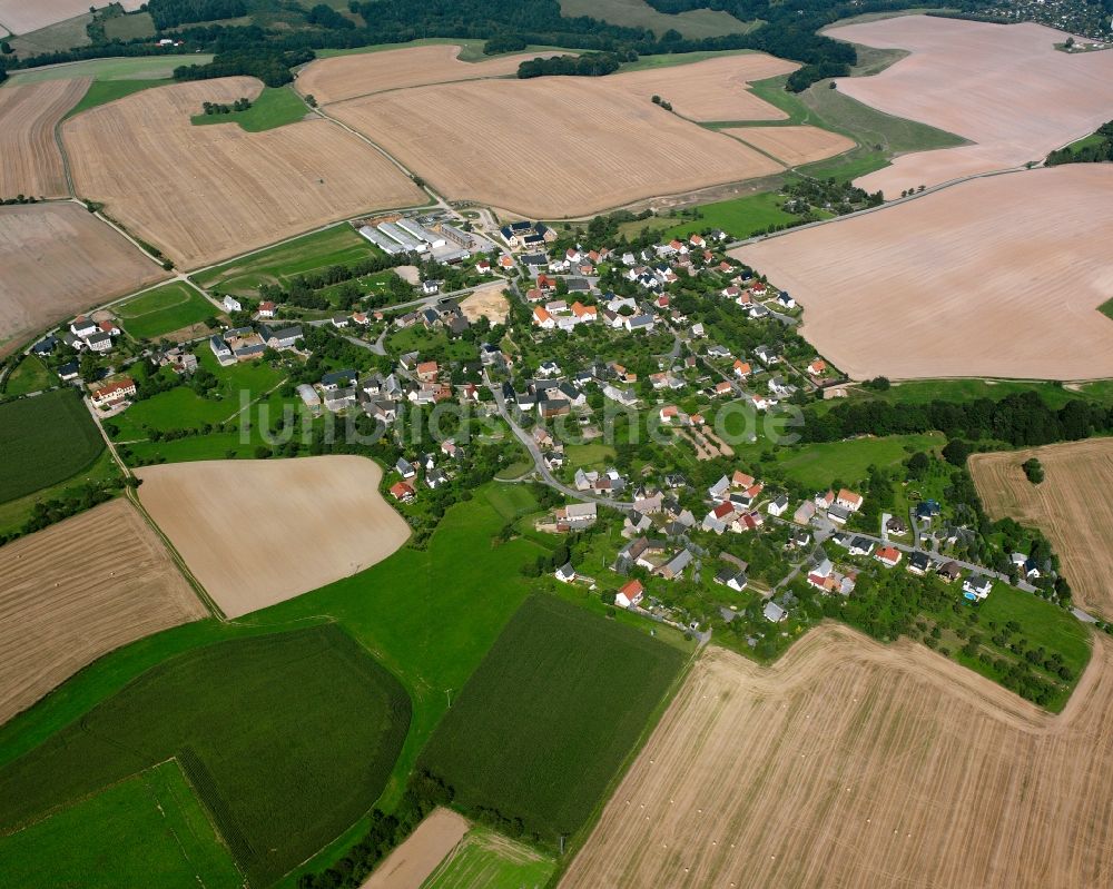 Nosswitz von oben - Dorfkern am Feldrand in Nosswitz im Bundesland Sachsen, Deutschland