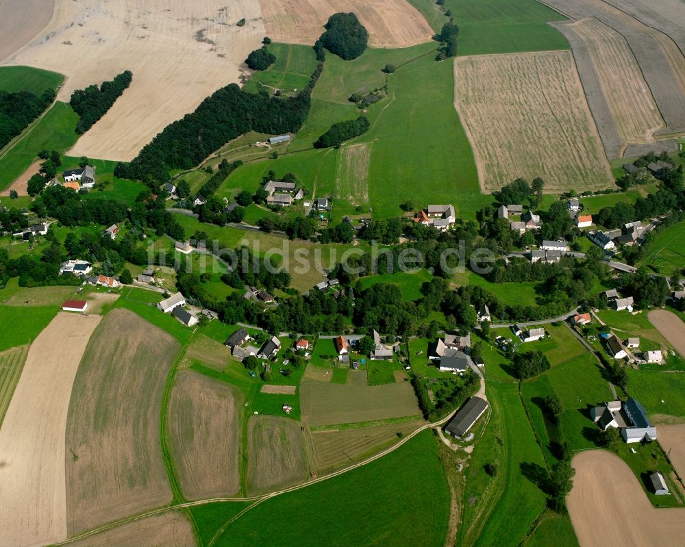 Oberbobritzsch von oben - Dorfkern am Feldrand in Oberbobritzsch im Bundesland Sachsen, Deutschland