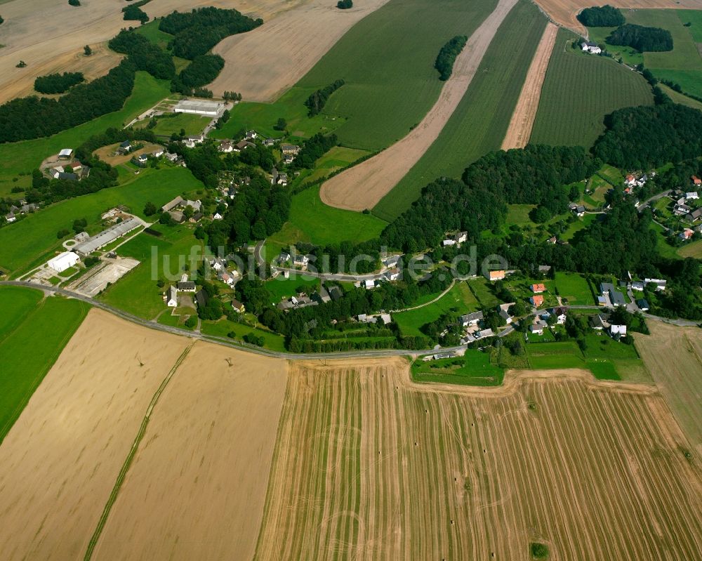 Oberbobritzsch aus der Vogelperspektive: Dorfkern am Feldrand in Oberbobritzsch im Bundesland Sachsen, Deutschland