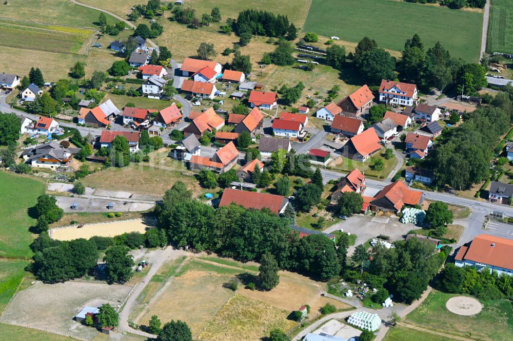 Luftaufnahme Oberdielbach - Dorfkern am Feldrand in Oberdielbach im Bundesland Baden-Württemberg, Deutschland