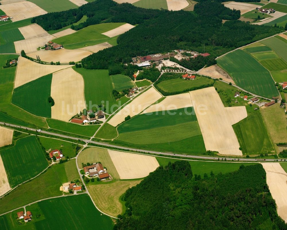 Luftaufnahme Obereschlbach - Dorfkern am Feldrand in Obereschlbach im Bundesland Bayern, Deutschland