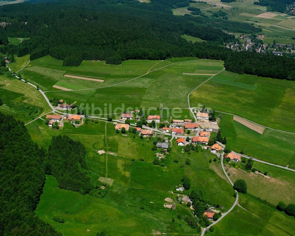 Obergebisbach von oben - Dorfkern am Feldrand in Obergebisbach im Bundesland Baden-Württemberg, Deutschland