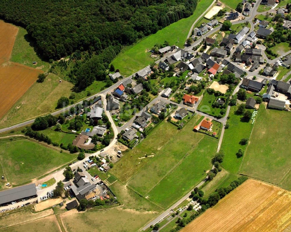 Luftbild Oberhosenbach - Dorfkern am Feldrand in Oberhosenbach im Bundesland Rheinland-Pfalz, Deutschland