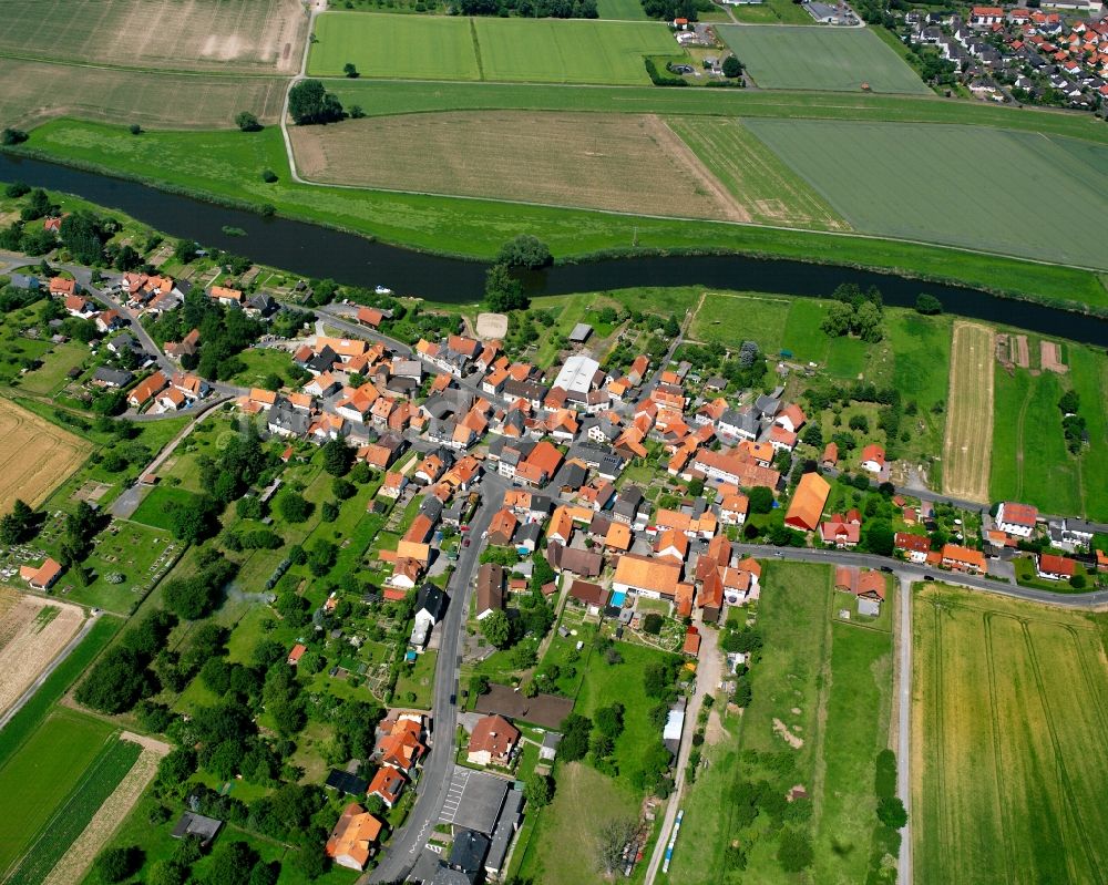 Oberode von oben - Dorfkern am Feldrand in Oberode im Bundesland Niedersachsen, Deutschland