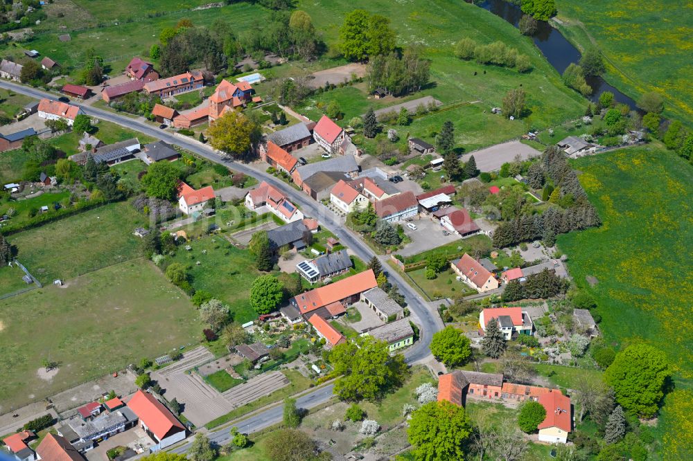Osterburg (Altmark) von oben - Dorfkern am Feldrand in Osterburg (Altmark) im Bundesland Sachsen-Anhalt, Deutschland