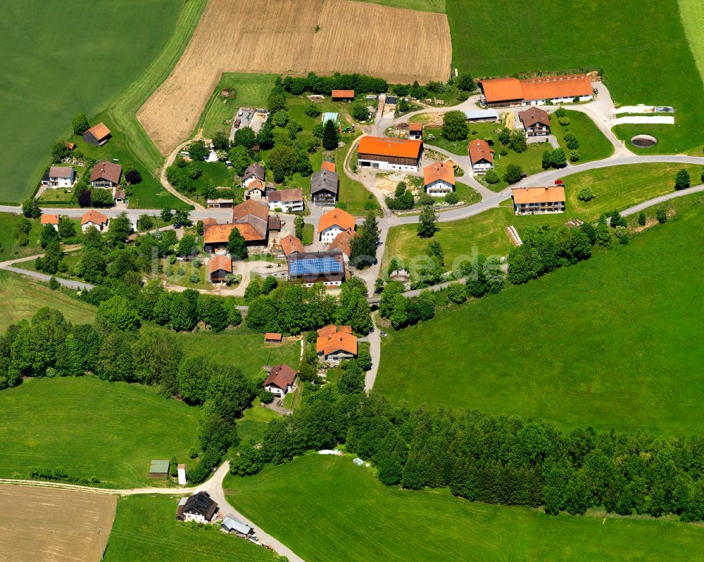 Luftbild Pollmannsdorf - Dorfkern am Feldrand in Pollmannsdorf im Bundesland Bayern, Deutschland