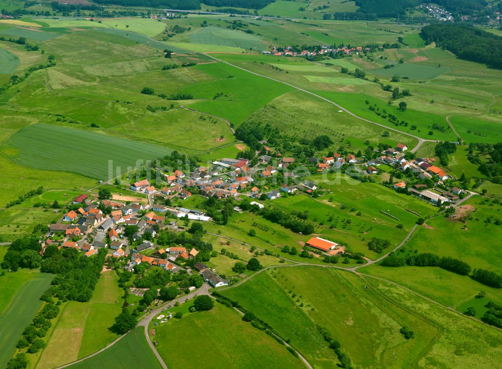 Luftaufnahme Potzbach - Dorfkern am Feldrand in Potzbach im Bundesland Rheinland-Pfalz, Deutschland