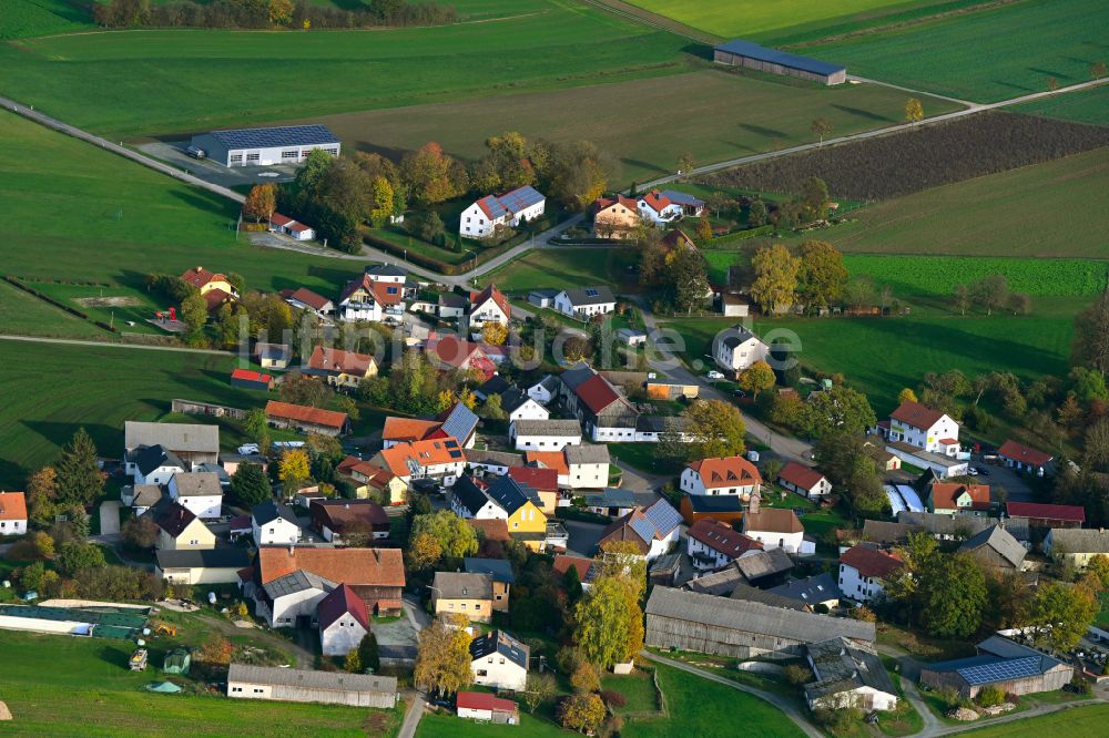 Luftaufnahme Ramlesreuth - Dorfkern am Feldrand in Ramlesreuth im Bundesland Bayern, Deutschland
