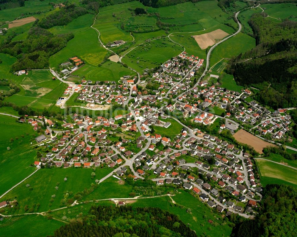 Reichenbach von oben - Dorfkern am Feldrand in Reichenbach im Bundesland Baden-Württemberg, Deutschland