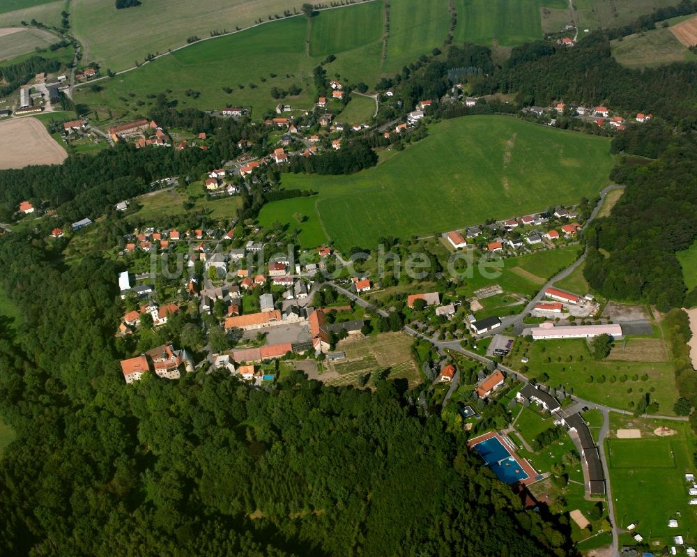 Reinsberg von oben - Dorfkern am Feldrand in Reinsberg im Bundesland Sachsen, Deutschland