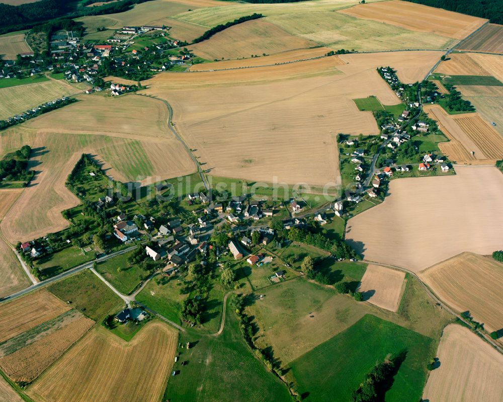 Reinsdorf von oben - Dorfkern am Feldrand in Reinsdorf im Bundesland Thüringen, Deutschland