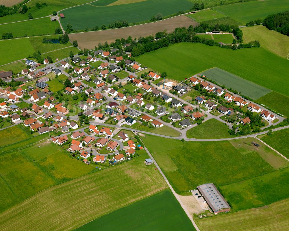 Reinstetten aus der Vogelperspektive: Dorfkern am Feldrand in Reinstetten im Bundesland Baden-Württemberg, Deutschland