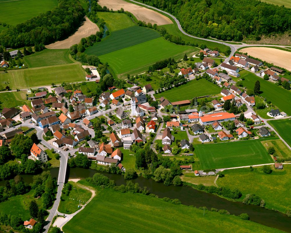 Luftaufnahme Riedlingen - Dorfkern am Feldrand in Riedlingen im Bundesland Baden-Württemberg, Deutschland