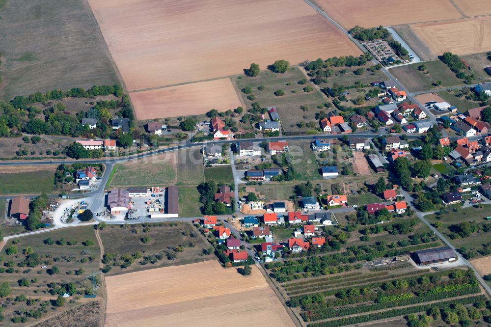 Luftaufnahme Roden - Dorfkern am Feldrand in Roden im Bundesland Bayern, Deutschland