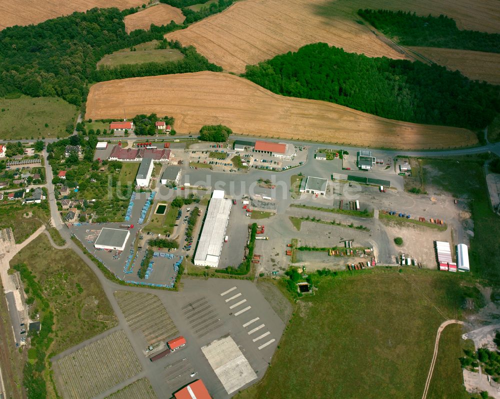 Luftaufnahme Ronneburg - Dorfkern am Feldrand in Ronneburg im Bundesland Thüringen, Deutschland