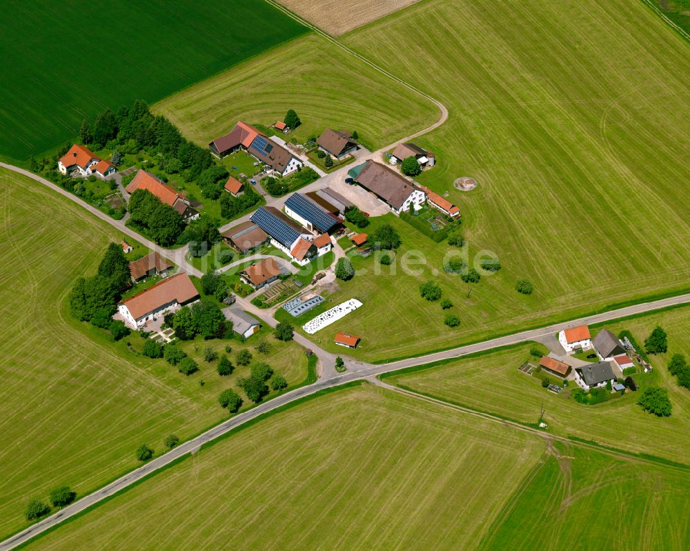 Luftaufnahme Rot an der Rot - Dorfkern am Feldrand in Rot an der Rot im Bundesland Baden-Württemberg, Deutschland