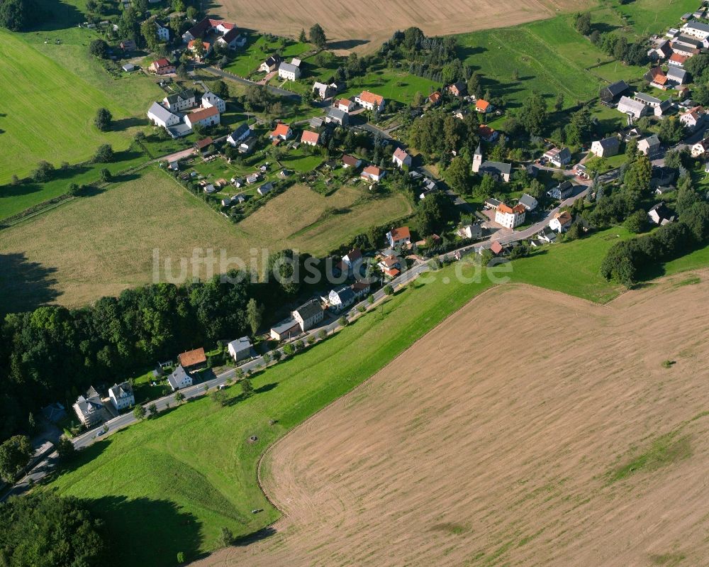 Sachsenburg aus der Vogelperspektive: Dorfkern am Feldrand in Sachsenburg im Bundesland Sachsen, Deutschland