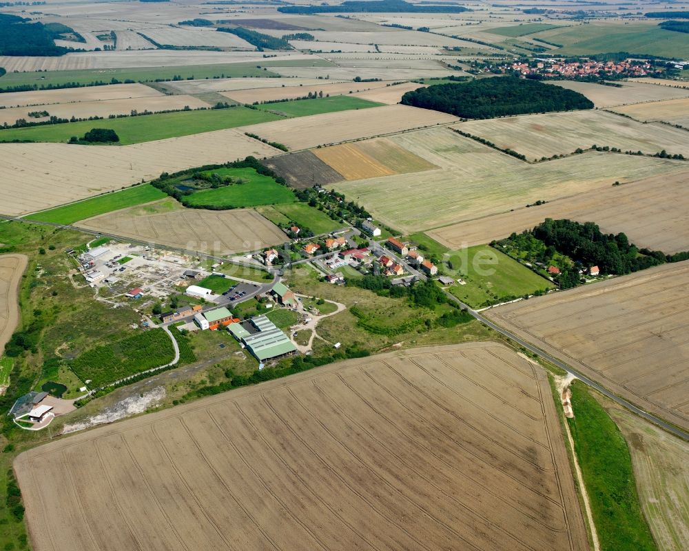 Luftaufnahme Schacht Pöthen - Dorfkern am Feldrand in Schacht Pöthen im Bundesland Thüringen, Deutschland
