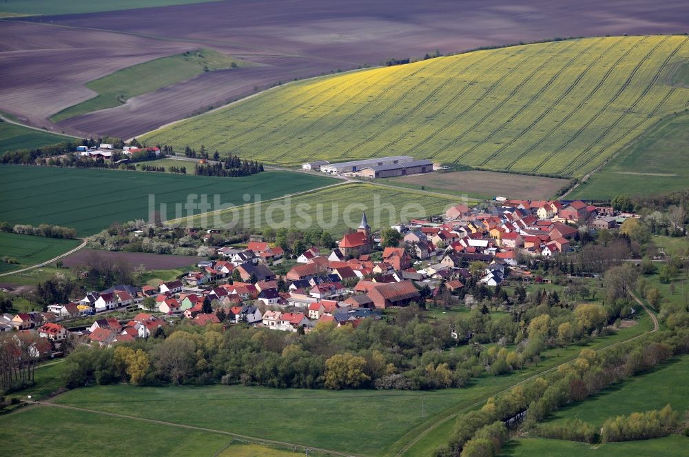 Luftbild Schallenburg - Dorfkern am Feldrand in Schallenburg im Bundesland Thüringen, Deutschland