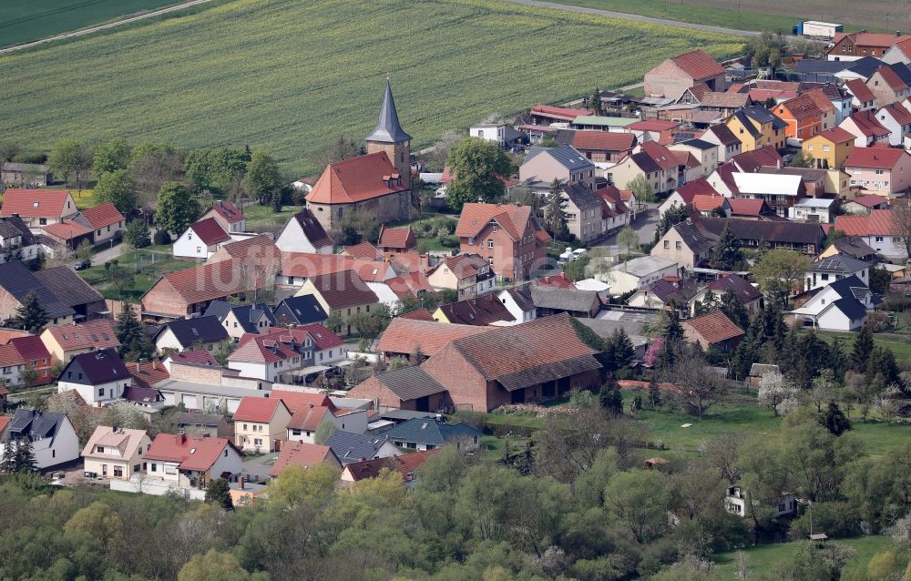 Luftaufnahme Schallenburg - Dorfkern am Feldrand in Schallenburg im Bundesland Thüringen, Deutschland