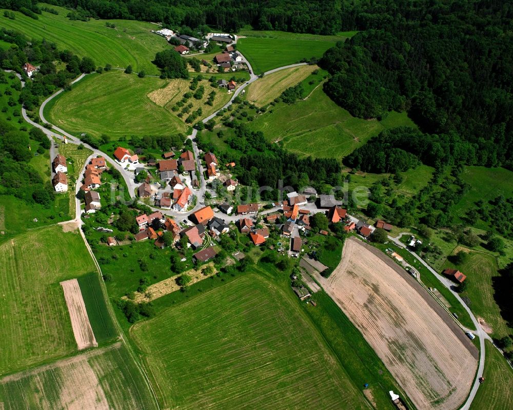 Schiffrain von oben - Dorfkern am Feldrand in Schiffrain im Bundesland Baden-Württemberg, Deutschland