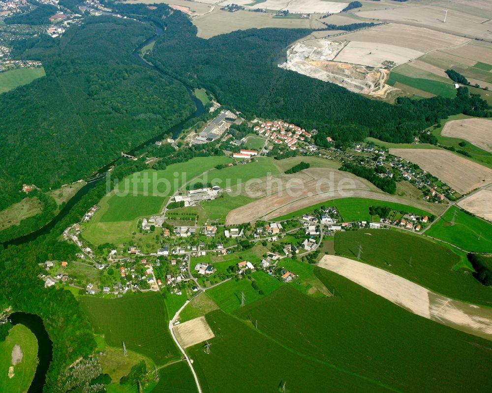 Luftbild Schönborn-Dreiwerden - Dorfkern am Feldrand in Schönborn-Dreiwerden im Bundesland Sachsen, Deutschland