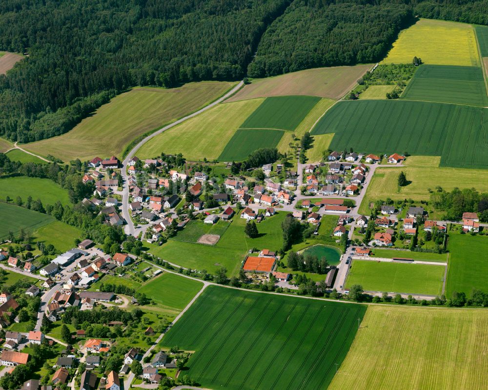 Luftaufnahme Schönebürg - Dorfkern am Feldrand in Schönebürg im Bundesland Baden-Württemberg, Deutschland