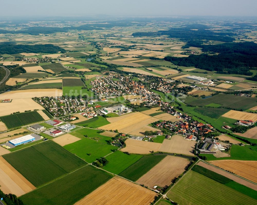 Schnelldorf aus der Vogelperspektive: Dorfkern am Feldrand in Schnelldorf im Bundesland Bayern, Deutschland
