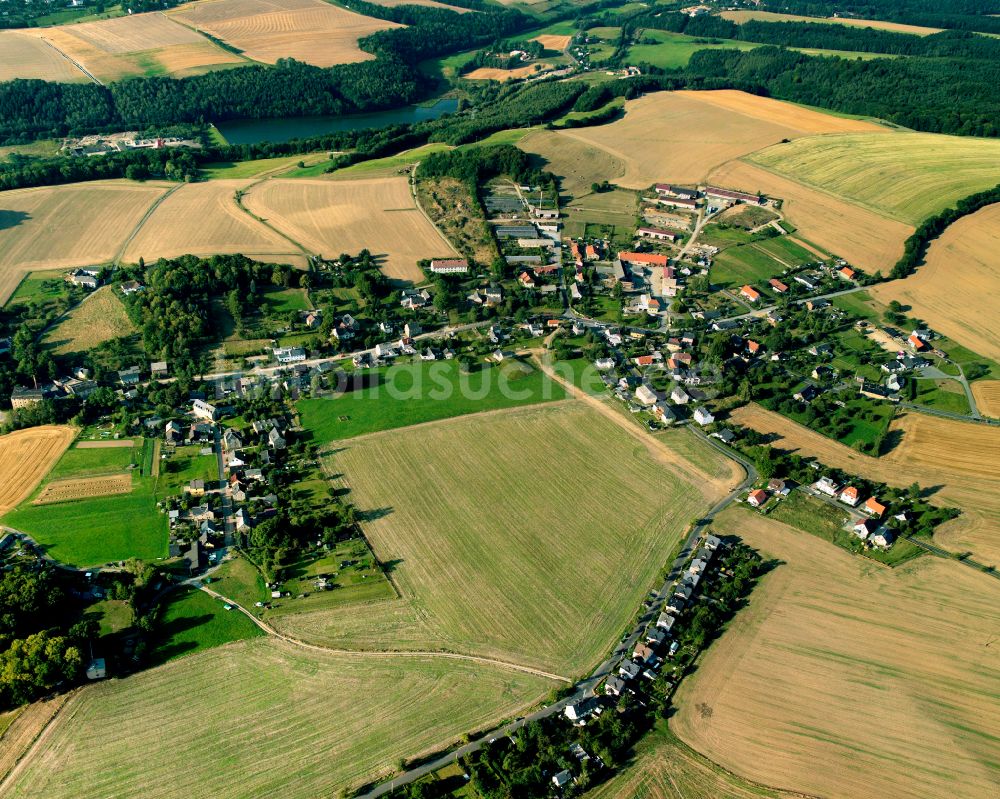Luftaufnahme Schönfeld - Dorfkern am Feldrand in Schönfeld im Bundesland Thüringen, Deutschland