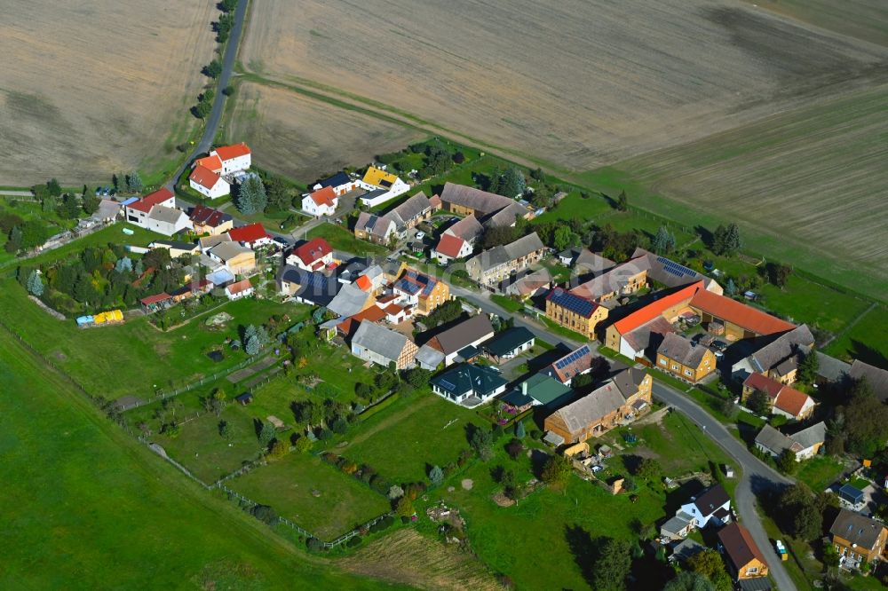 Luftbild Scholis - Dorfkern am Feldrand in Scholis im Bundesland Sachsen-Anhalt, Deutschland