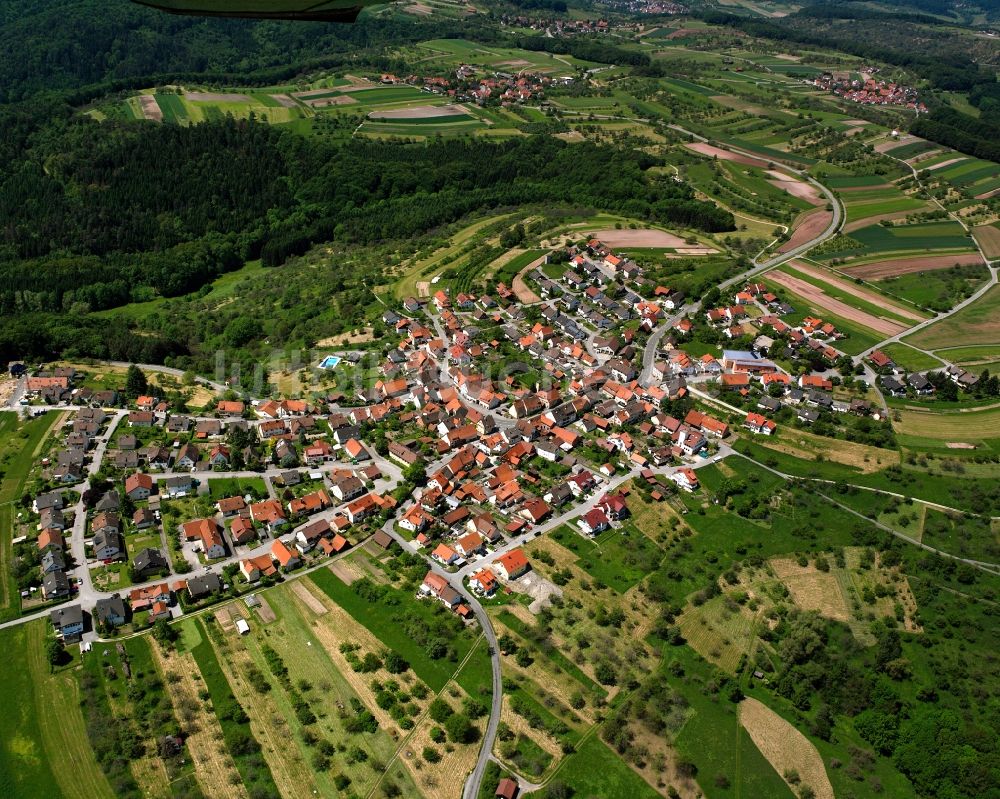 Luftaufnahme Schorndorf - Dorfkern am Feldrand in Schorndorf im Bundesland Baden-Württemberg, Deutschland