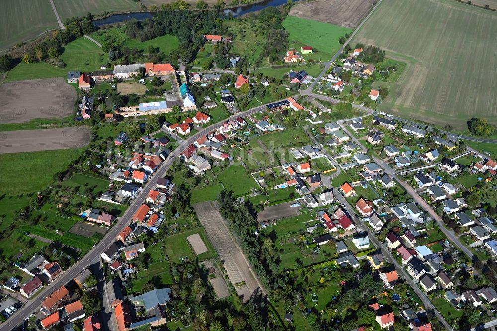 Luftaufnahme Seegrehna - Dorfkern am Feldrand in Seegrehna im Bundesland Sachsen-Anhalt, Deutschland