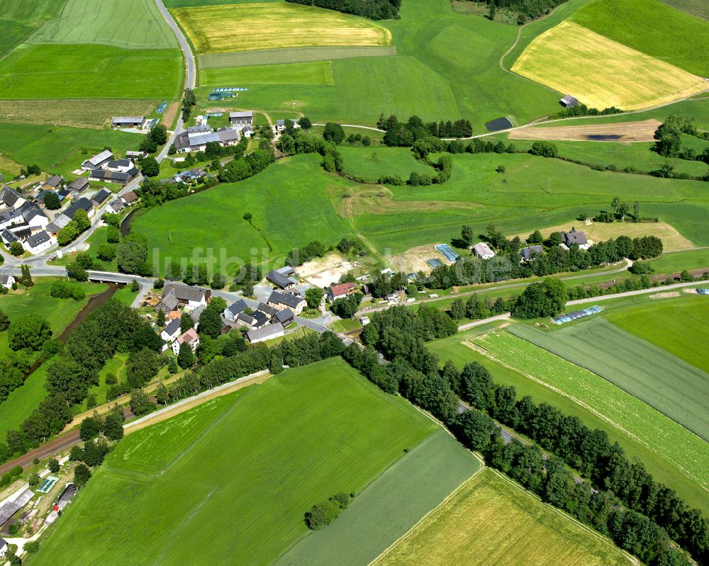 Luftbild Seulbitz - Dorfkern am Feldrand in Seulbitz im Bundesland Bayern, Deutschland